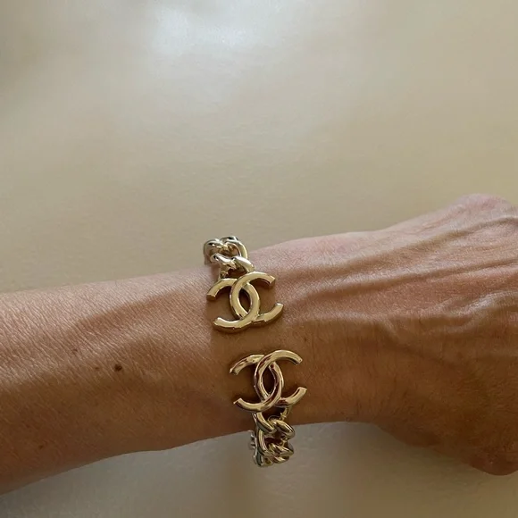 ❌SOLD❌Authentic Chanel Gold Cuff - Picture 5 of 12
